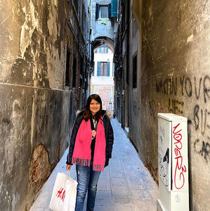 Meet your Posher, Litzy